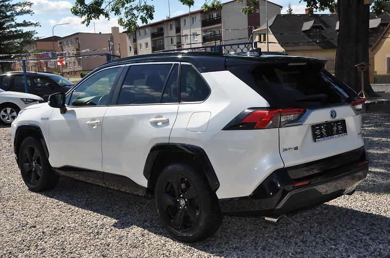 Toyota RAV4 2.5 Hybrid 131kW 4x4 Kůže - fotka 4 z 21