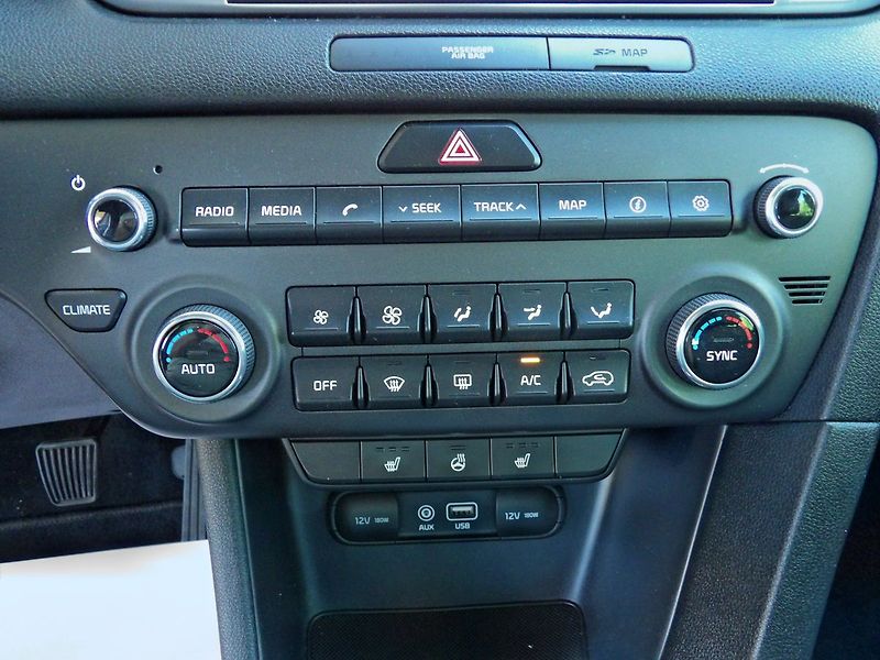 Kia Sportage 1.6GDi 97kW ČR Navi Kamera DPH - fotka 12 z 34