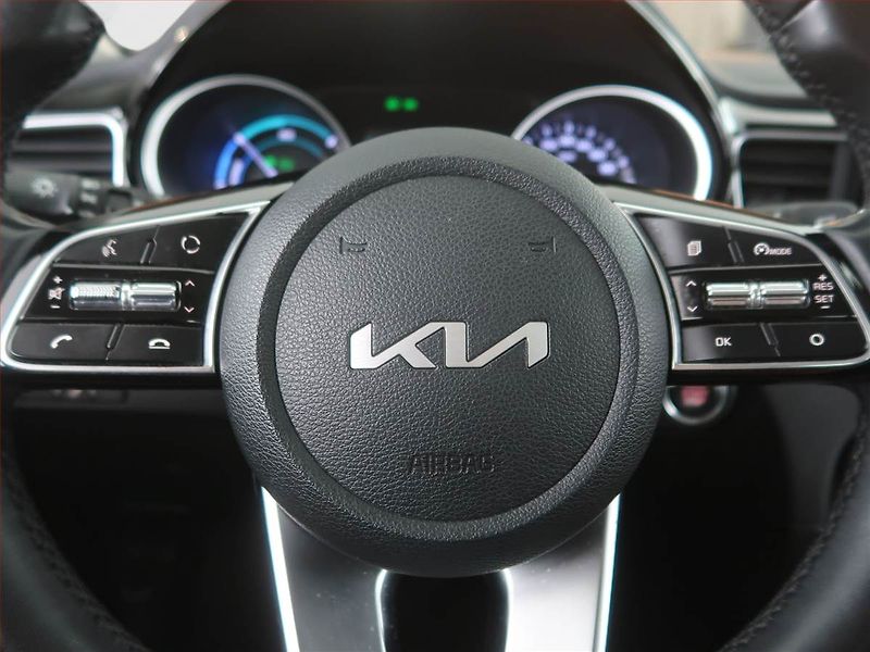 Kia XCeed (2022) Plug-in-Hybrid - fotka 16 z 22