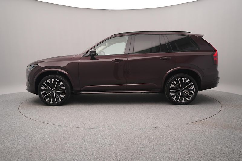 Volvo XC90 (2026) B5 AWD AUT DARK PLUS 7 míst - fotka 10 z 25