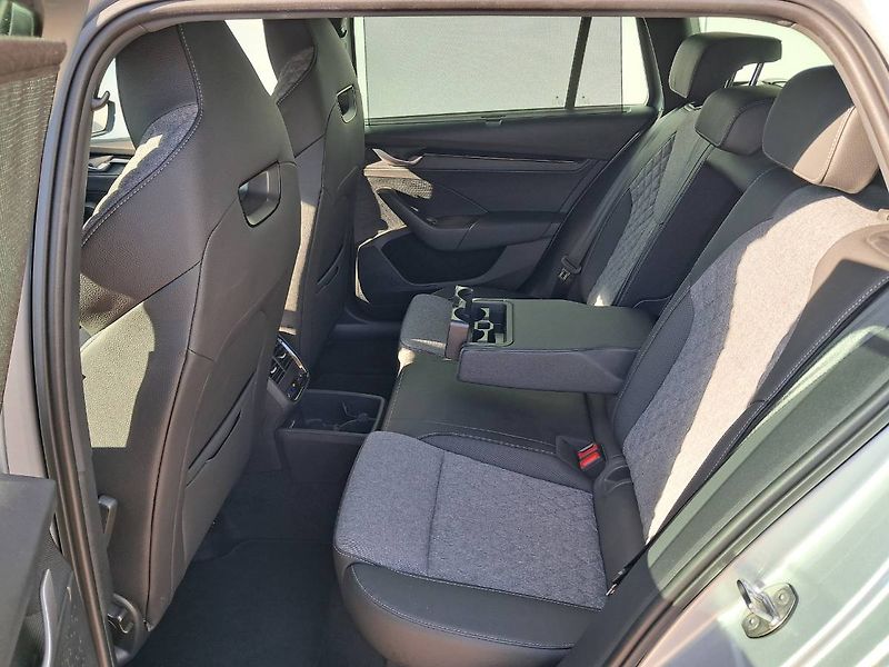 Škoda Octavia (2025) COMBI IV FC SportLine 2.0 TDI - fotka 24 z 31
