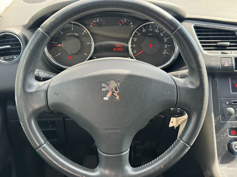 Peugeot 3008 (2010) 1,6 HDI 80 Kw - fotka 16 z 30