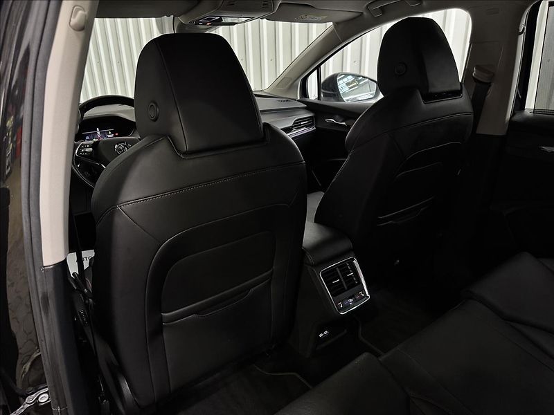 Škoda Enyaq IV80 DCC SUITE TAŽNÉ MATRIX - fotka 34 z 47
