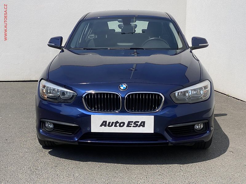 BMW Řada 1 (2018) 2.0d 118d, AT, navi, AC - fotka 2 z 16