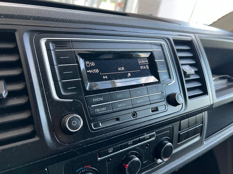 Volkswagen Transporter 2,0TDI 110kW 9míst - fotka 11 z 12