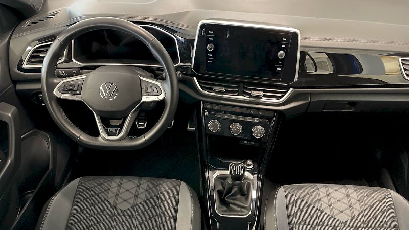 Volkswagen T-Roc (2024) R-Line 1.0 TSI 81kW - fotka 5 z 28