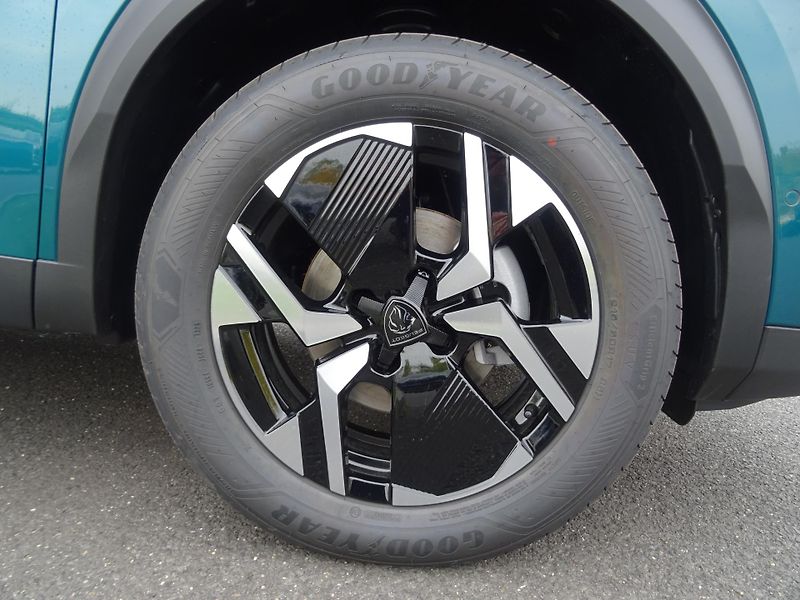 Peugeot 2008 (2026) ALLURE Turbo 100k MAN6 - fotka 9 z 43