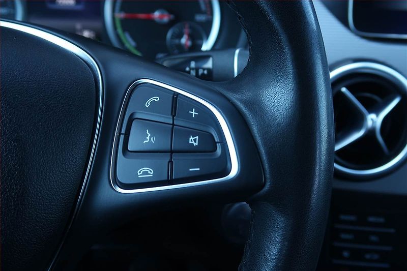 Mercedes-Benz Třídy B (2018) B 250 e, Automat, Navi - fotka 21 z 26