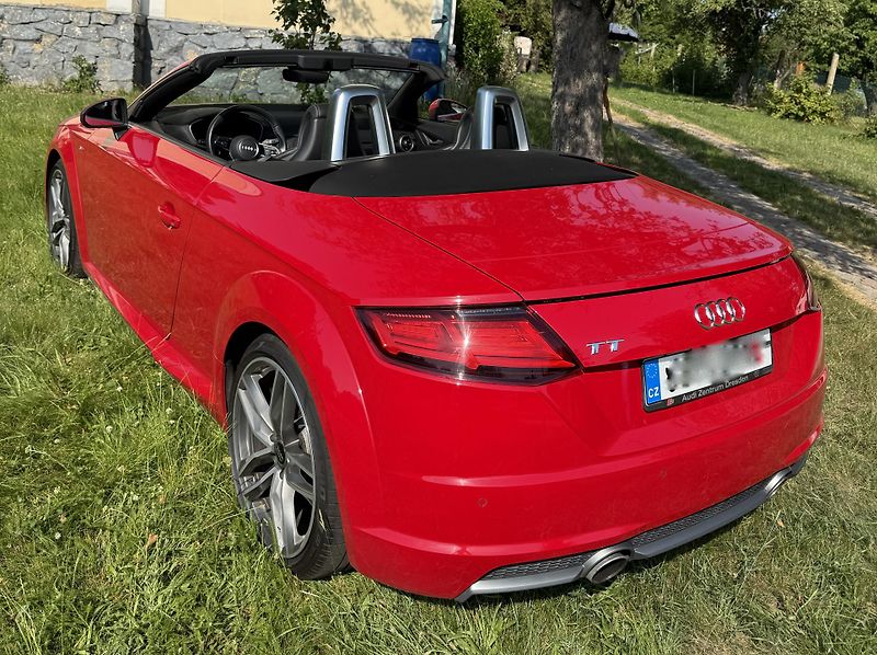 Audi TT (2016) Audi TT Roadster S-line - fotka 7 z 18