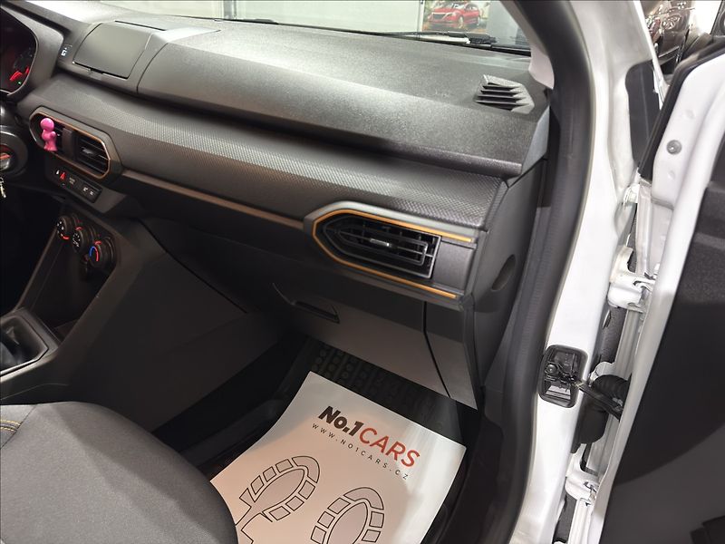Dacia Sandero 1,0   TCe STEPWAY 1.MAJ ČR DPH - fotka 16 z 26