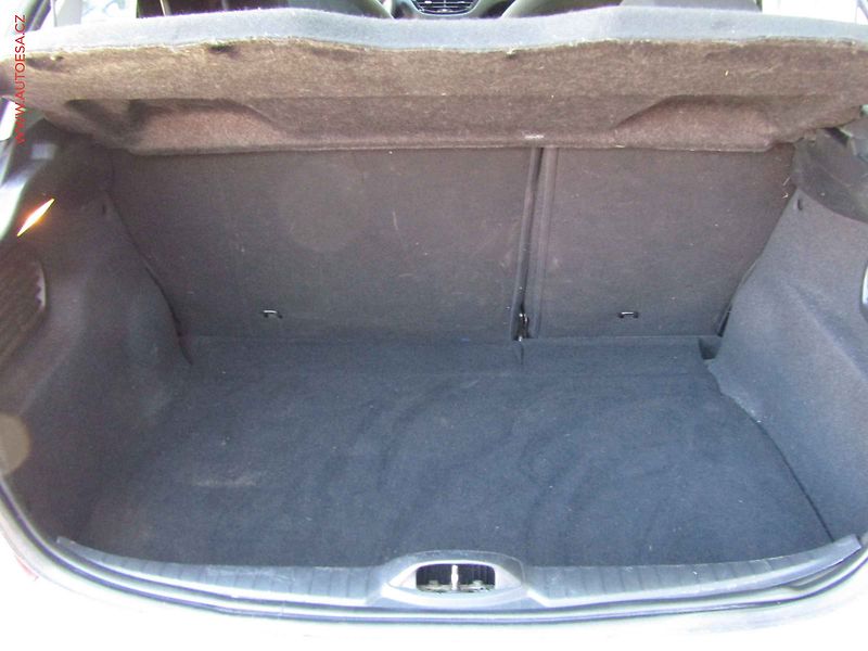 Peugeot 208 (2015) 1.4d, ČR, autoAC, temp - fotka 7 z 17