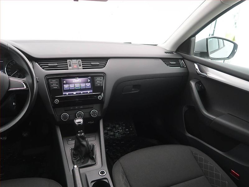 Škoda Octavia (2018) Ambition 1.6 TDI, Tempomat - fotka 8 z 16