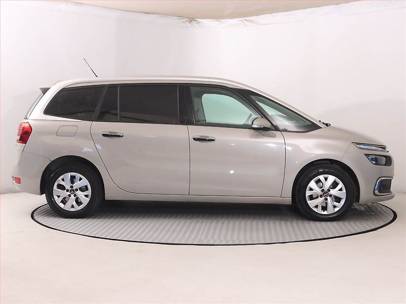 Citroën C4 Picasso (2017) 1.6 BlueHDi, 7 míst - fotka 6 z 20