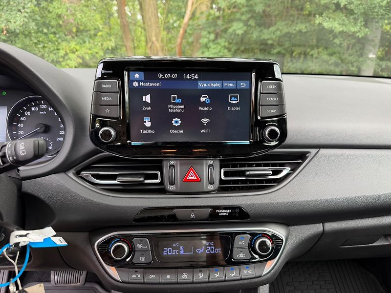 Hyundai i30 (2023) 1.0 T-GDI / 88 kW, Automat - fotka 11 z 19