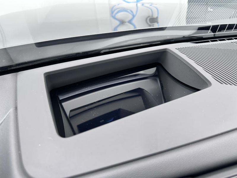 BMW Řada 5 520d xDrive M-Sport PRO - fotka 31 z 37