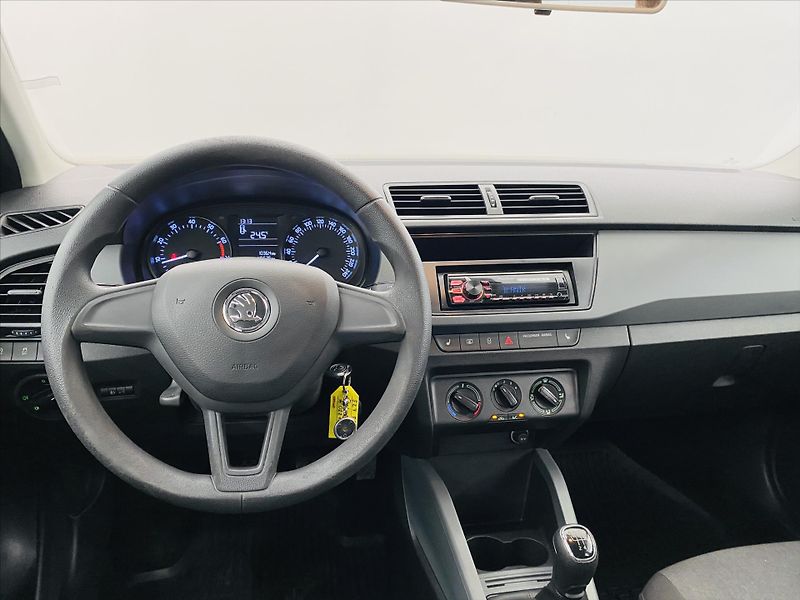 Škoda Fabia 1,2 TSI 66kW Active Plus - fotka 10 z 20