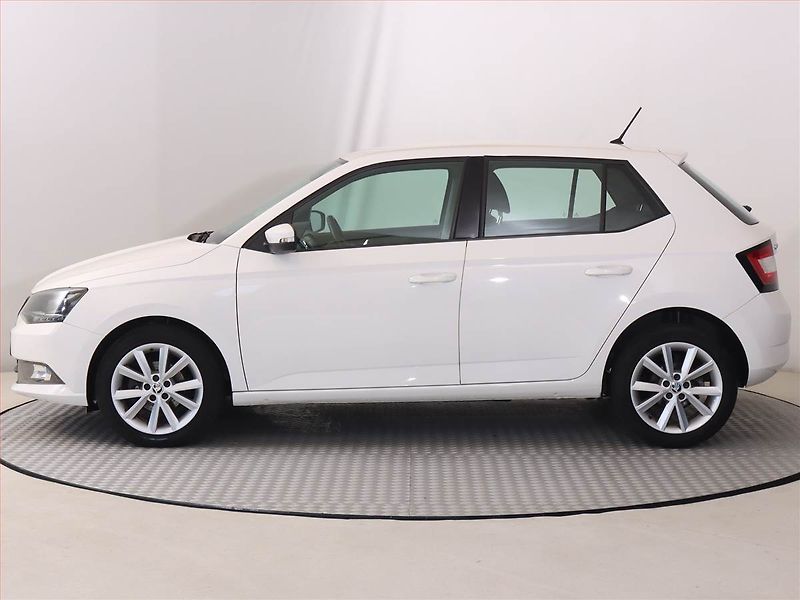 Škoda Fabia (2017) Style 1.4 TDI, Serv.kniha - fotka 3 z 19