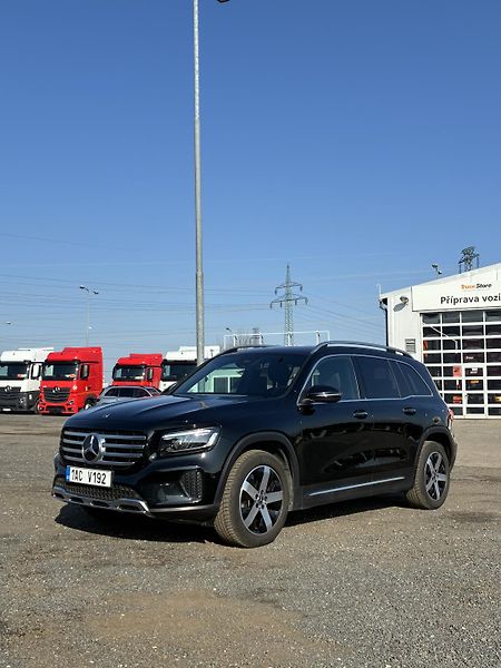 Mercedes-Benz GLB (2024) 200d 4MATIC - fotka 3 z 17