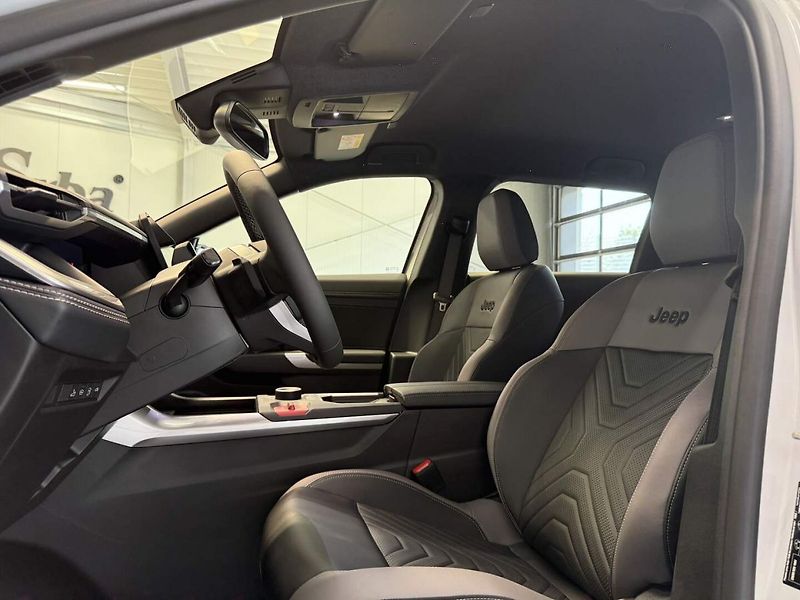 Jeep Compass (2026) Summit e-Hybrid Plug-in 225k e - fotka 18 z 24