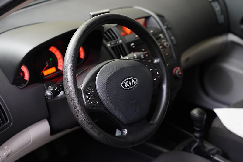 Kia Ceed - fotka 14 z 23