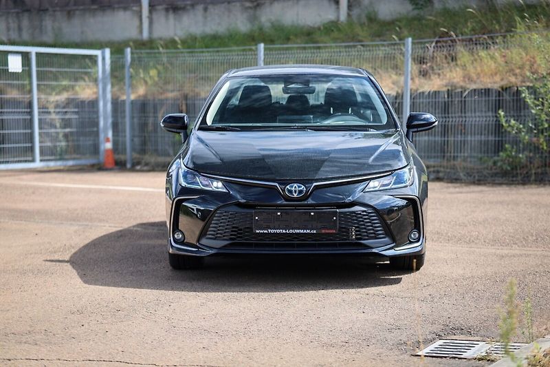 Toyota Corolla Sedan Active - fotka 3 z 22