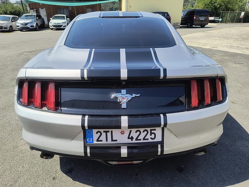 Ford Mustang (2016) 3.7 V6 225KW/AUTOMAT - fotka 15 z 46
