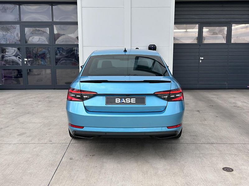 Škoda Superb 2.0TDi L&K 4x4 DSG Blue Ocean - fotka 26 z 27