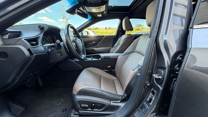 Lexus ES 300h 300H 2,5 HEV BUSINESS EDITION - fotka 7 z 25