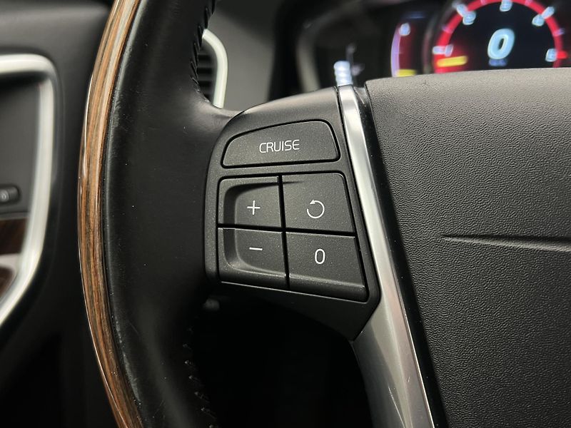 Volvo XC60 D5 AWD POLESTAR SUMMUM AUT  - fotka 21 z 38
