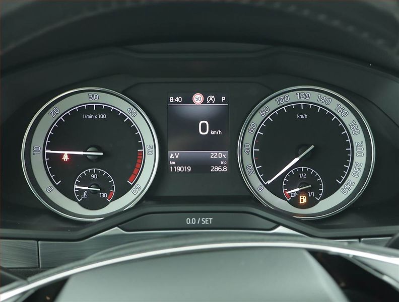 Škoda Superb (2021) Ambition 2.0 TDI - fotka 11 z 17
