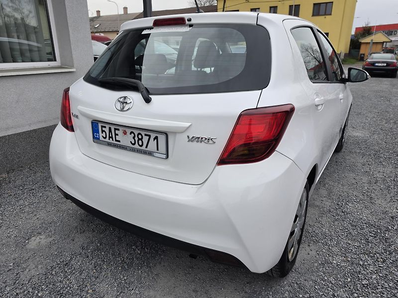 Toyota Yaris 1.0 VVTi Klimatizace  - fotka 4 z 19