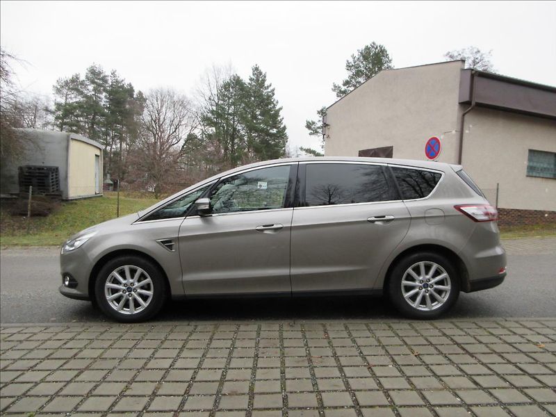 Ford S-MAX 2,0 TDCi 132Kw, 4x4, 7míst, No - fotka 6 z 34
