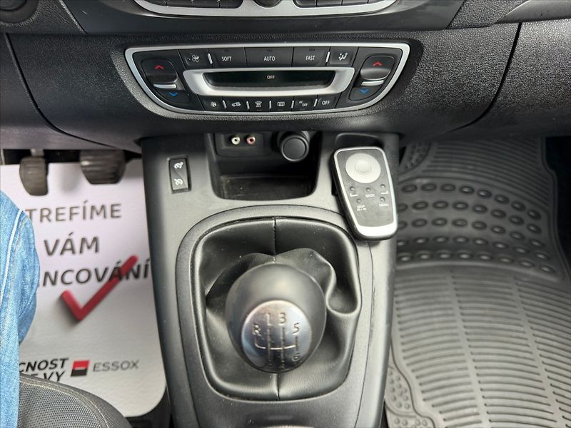 Renault Scénic 1,5 Dci 63kW-SERVISKA - fotka 20 z 23