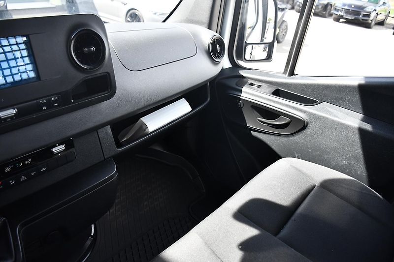 Mercedes-Benz Sprinter 2.2 CDi VALNÍK NAVI KLIMA - fotka 17 z 46
