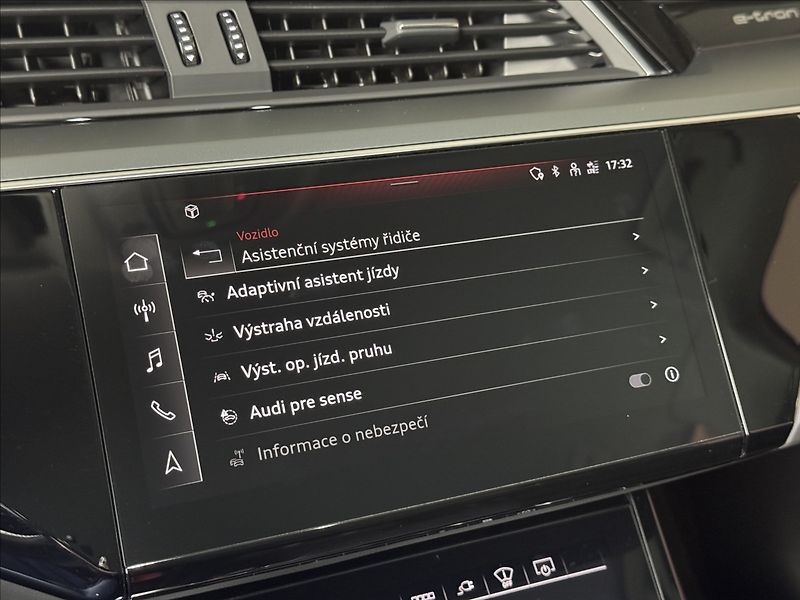 Audi e-tron 300kW S-Line Night Vision - fotka 30 z 48