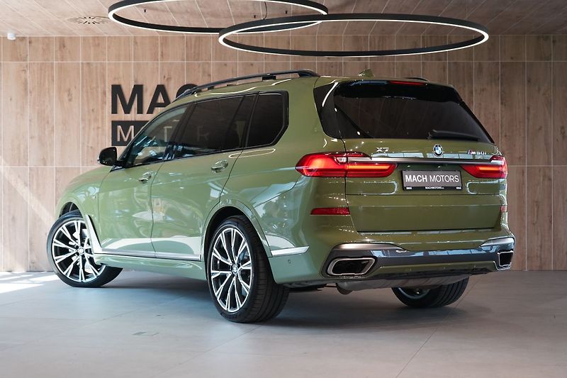 BMW X7 M50i xD, Executive Drive Pro - fotka 11 z 50