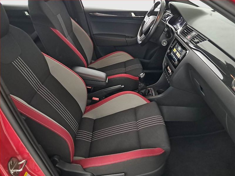 Škoda Rapid (2017) Spaceback 1.0 TSI, Navi - fotka 9 z 20
