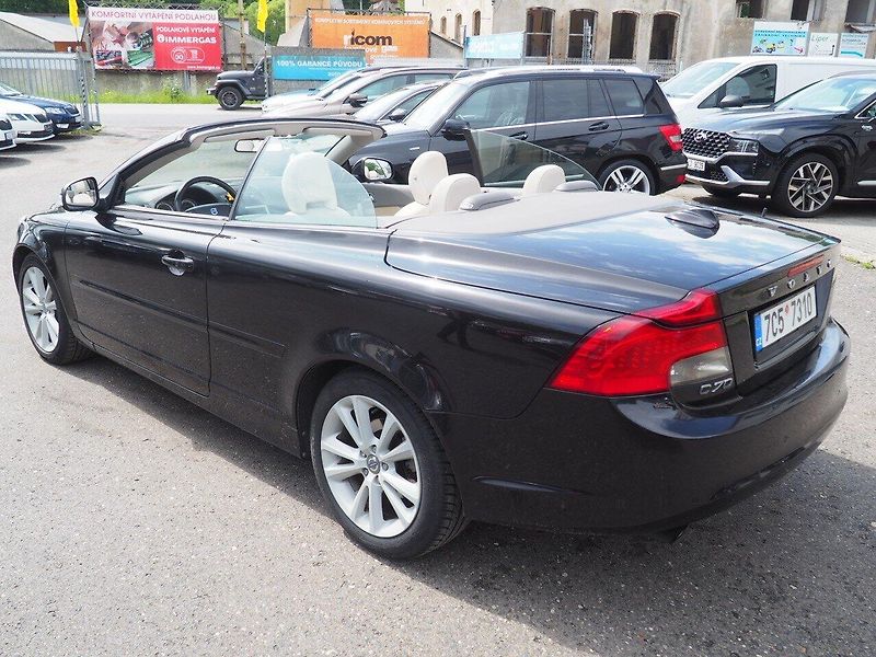 Volvo C70 (2011) 2.0D 110 kW Cabrio - fotka 2 z 30