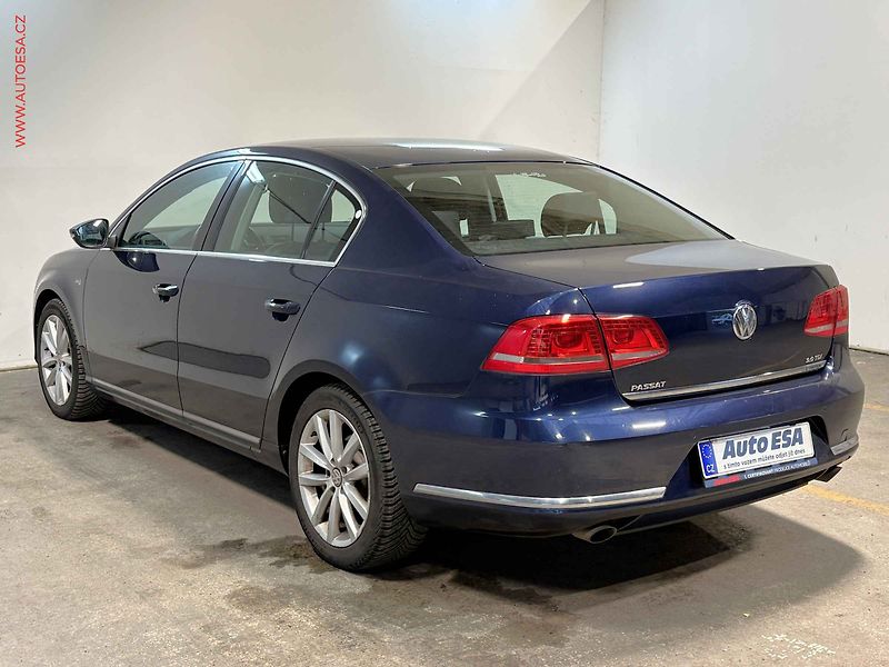 Volkswagen Passat (2013) 2.0TDi 4x4, ČR, Highline, DSG - fotka 6 z 16