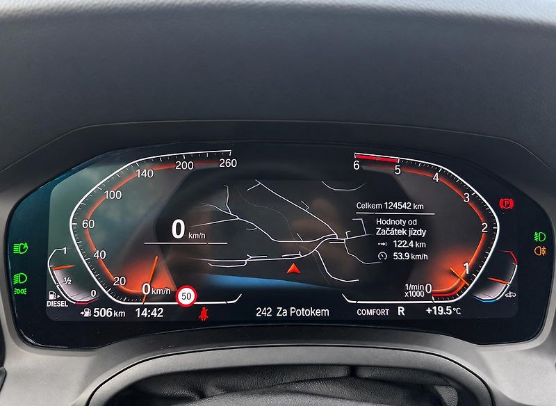 BMW Řada 3 (2021) - fotka 8 z 10