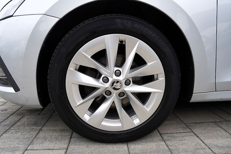 Škoda Octavia kombi IV  2.0 TDI/120 PS/navi - fotka 14 z 48