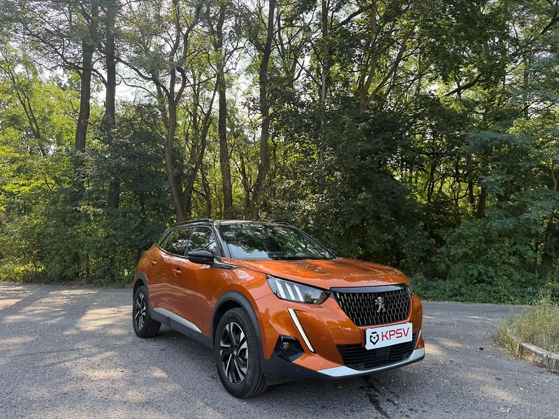 Peugeot 2008 (2020) GT LINE,130 koní, Automat 8st. - fotka 3 z 23