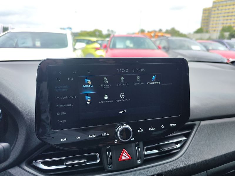 Hyundai i30 1.5 T-GDi/103kW N-Line DCT - fotka 18 z 32