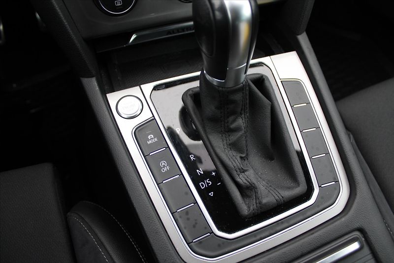 Volkswagen Passat 2.0 TDI 176kW ALLTRACK 4x4 ČR - fotka 23 z 30