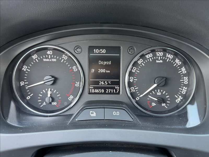Škoda Rapid 1,2 TSI FRESH 1.maj původ ČR - fotka 33 z 49