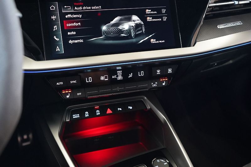 Audi RS 3 Sportback,Quattro, Matrix, B&O - fotka 37 z 44