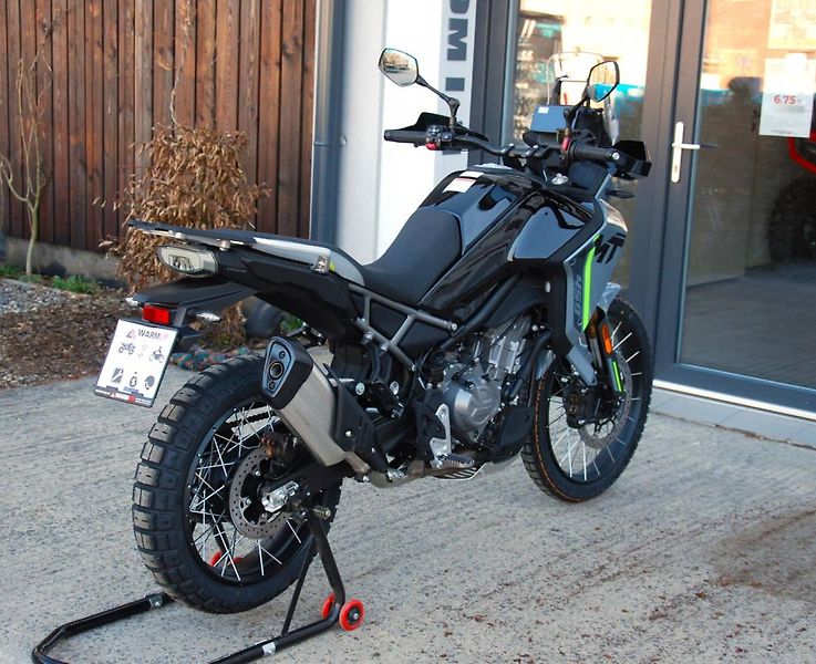 CFMOTO 450 MT-R (2026) 450MT-R GREY - fotka 12 z 25
