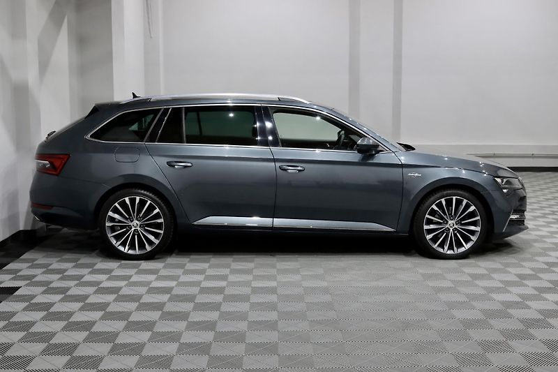 Škoda Superb 3 FL 2.0 TSI 140 kW DSG L&K  - fotka 4 z 52
