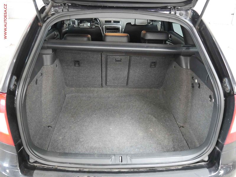 Škoda Octavia (2010) 2.0 TSI, servis.kniha, AC - fotka 7 z 16