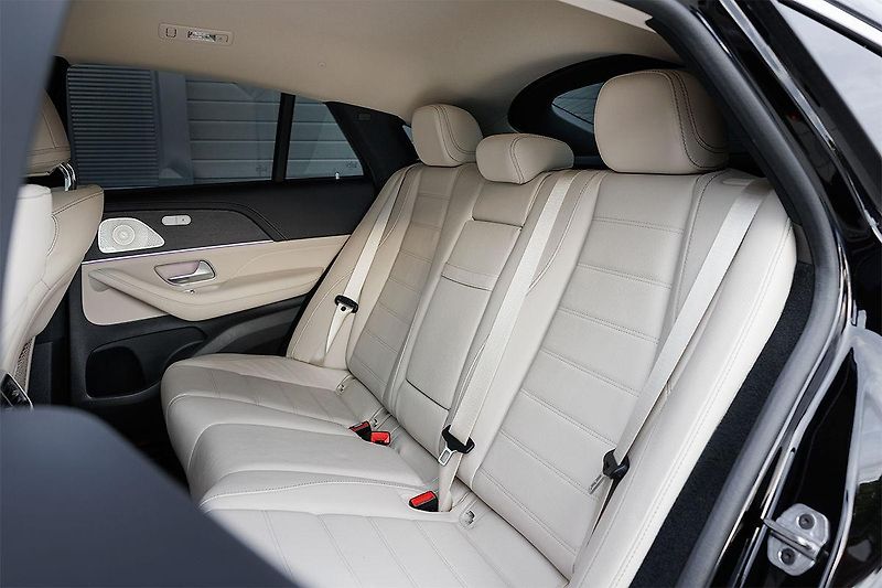 Mercedes-Benz GLE (2025) GLE 450d Coupe 4Matic AMG Line - fotka 38 z 49